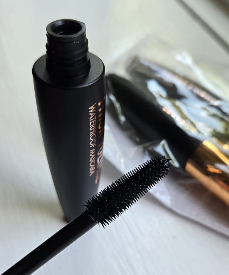 SheDoes Thick Volume Waterproof Mascara